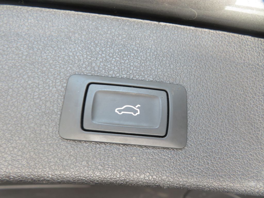 Photo 52 of this AUDI Q5