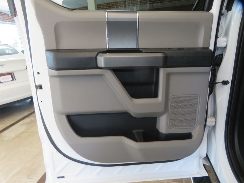 Photo 17 of this FORD F150