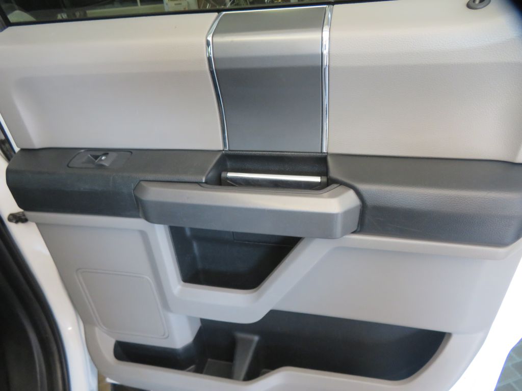 Photo 21 of this FORD F150