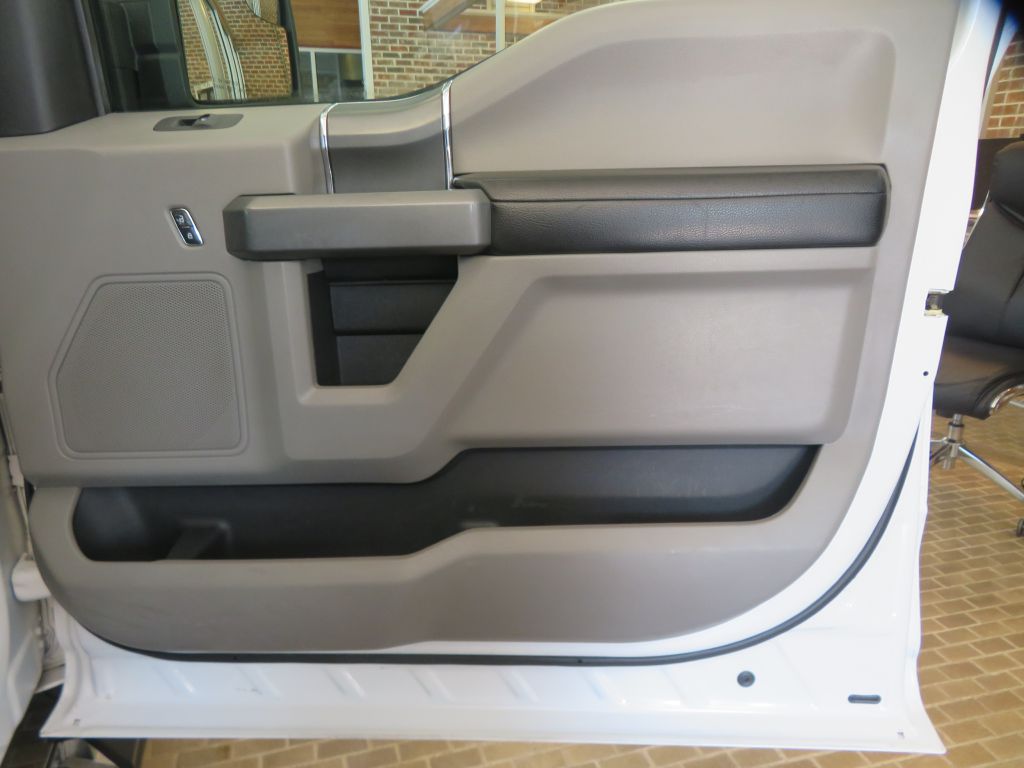 Photo 23 of this FORD F150