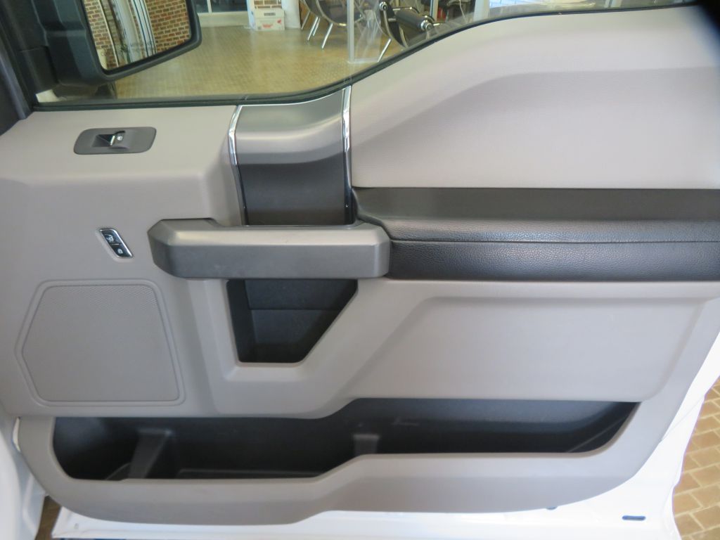 Photo 24 of this FORD F150