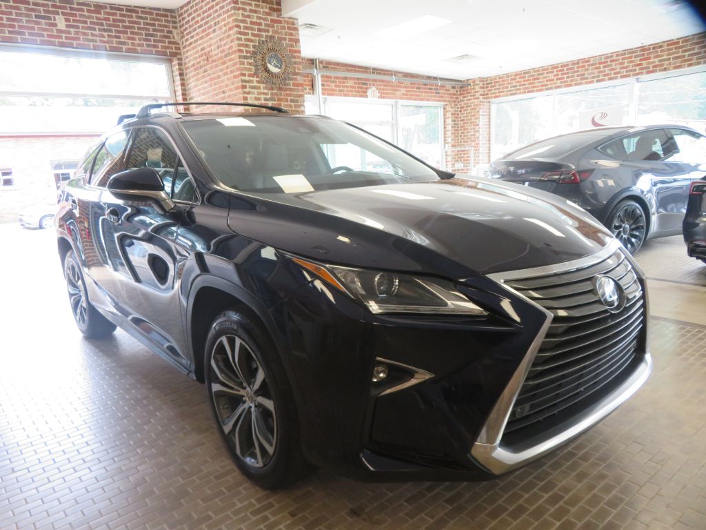 Photo 3 of this LEXUS RX