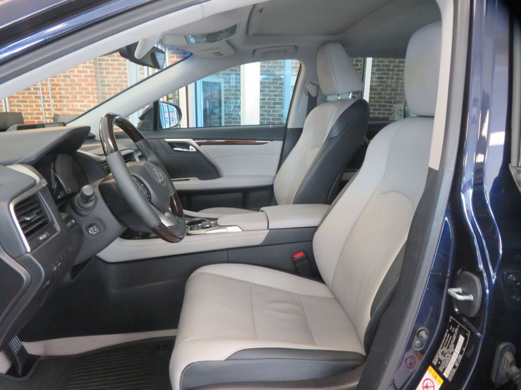Photo 15 of this LEXUS RX