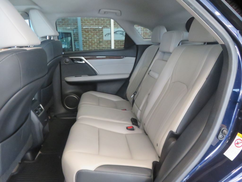 Photo 19 of this LEXUS RX