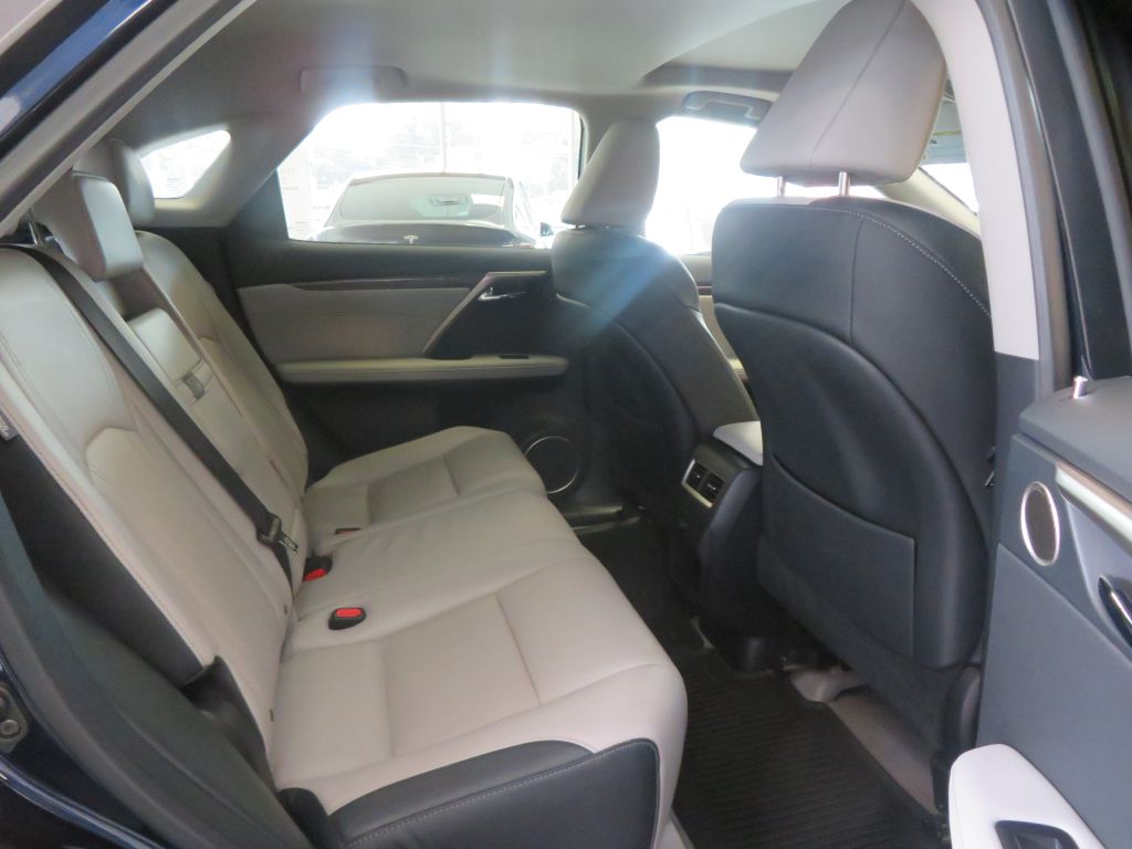 Photo 22 of this LEXUS RX