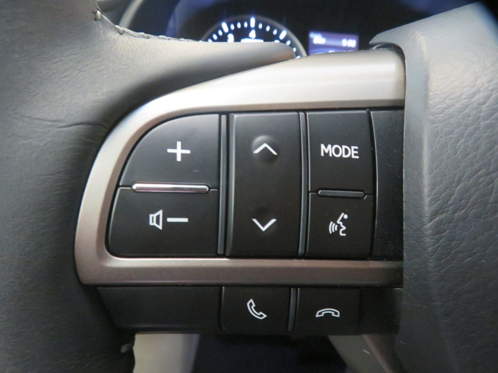 Photo 33 of this LEXUS RX