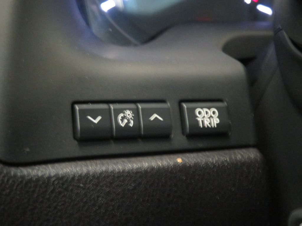 Photo 35 of this LEXUS RX