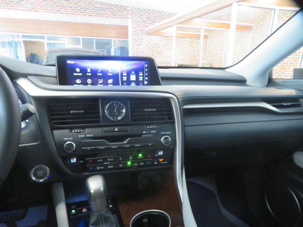 Photo 37 of this LEXUS RX