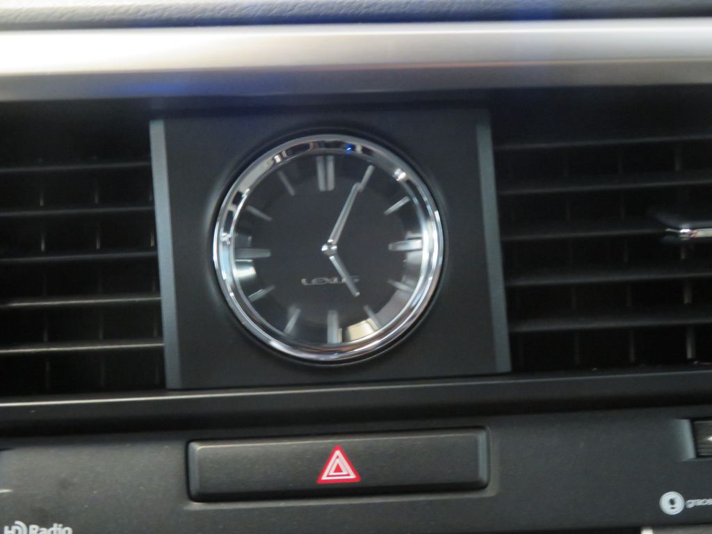 Photo 43 of this LEXUS RX