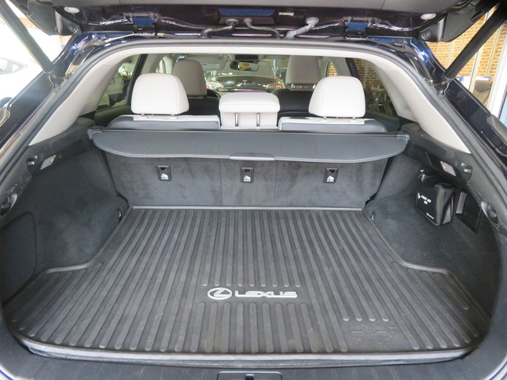 Photo 57 of this LEXUS RX