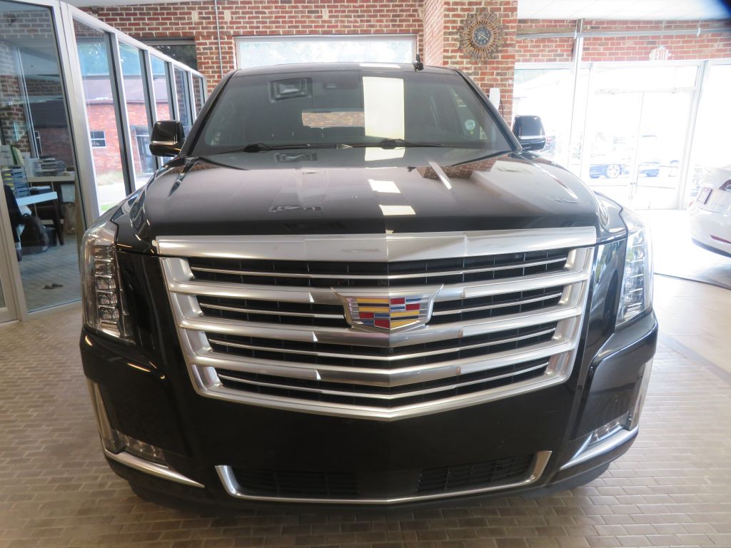 Photo 2 of this CADILLAC ESCALADE