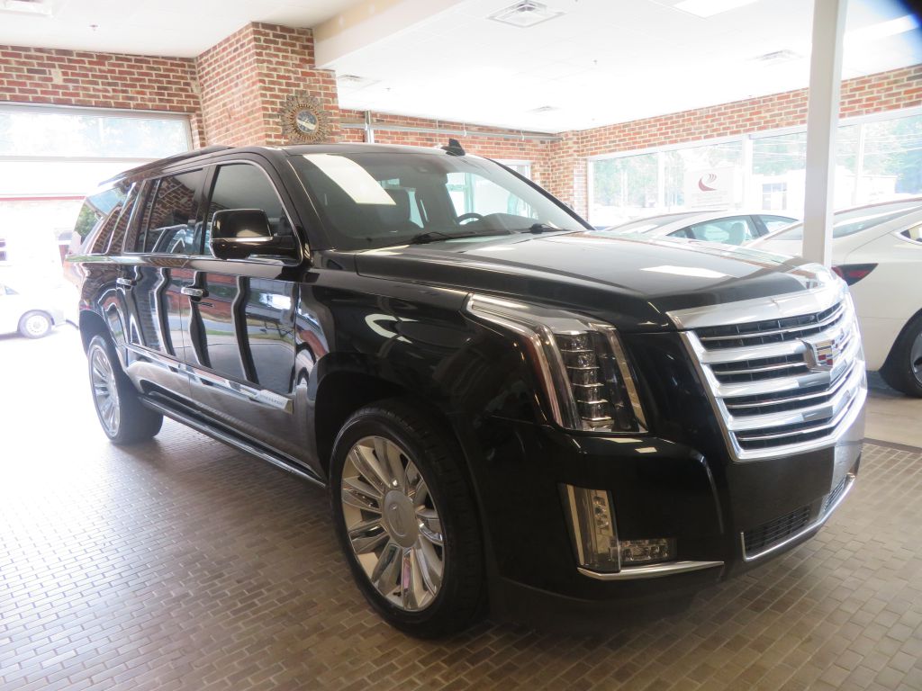 Photo 3 of this CADILLAC ESCALADE