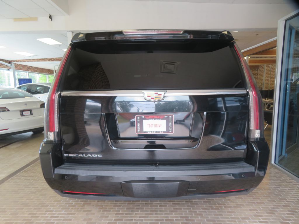 Photo 5 of this CADILLAC ESCALADE