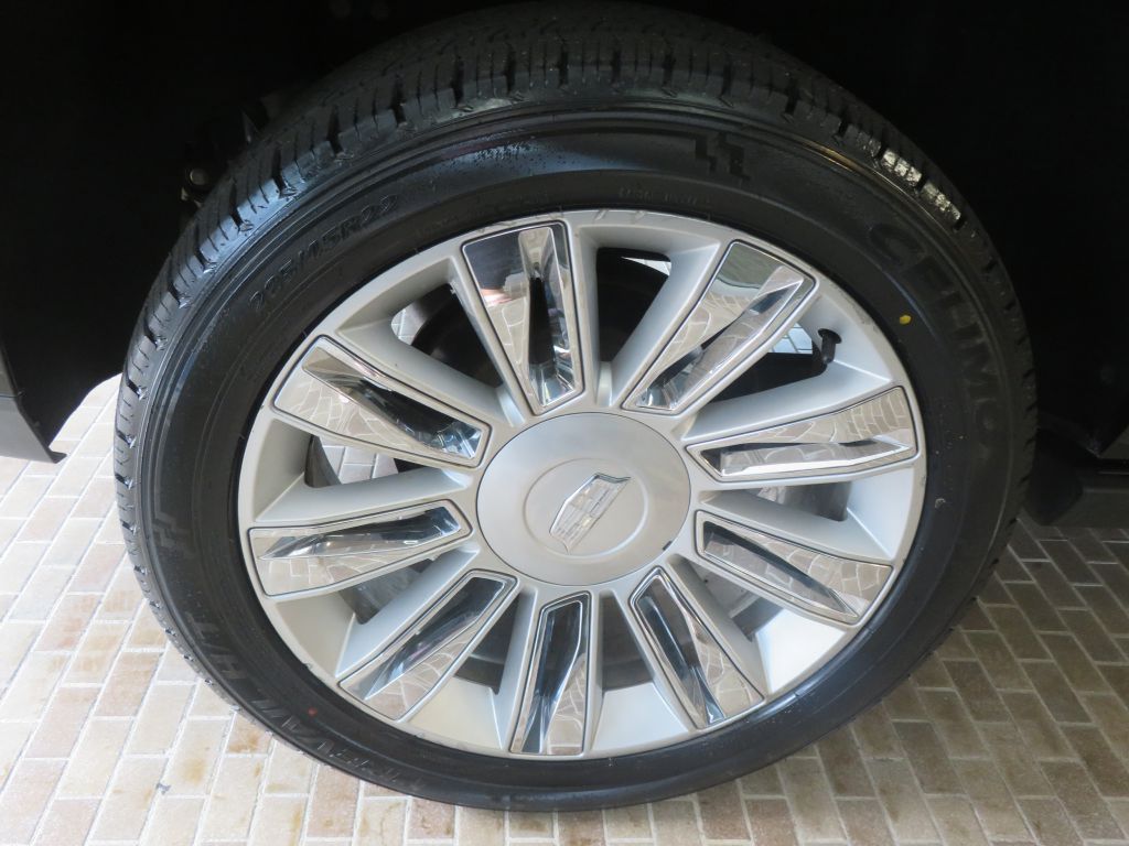 Photo 9 of this CADILLAC ESCALADE