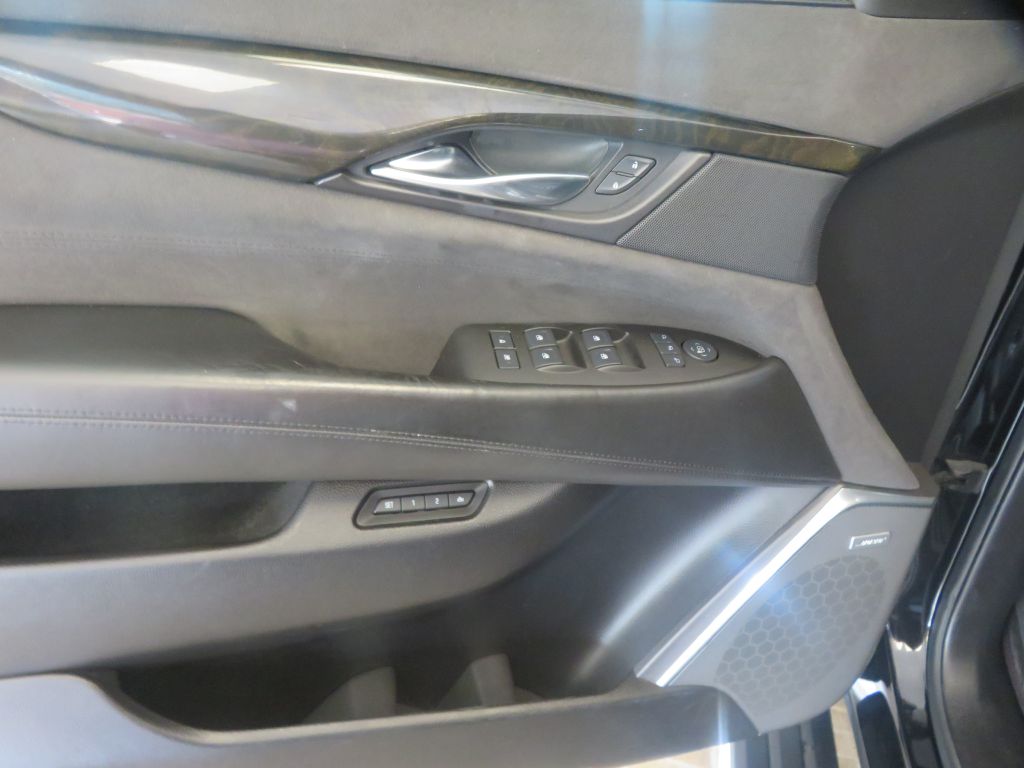 Photo 14 of this CADILLAC ESCALADE