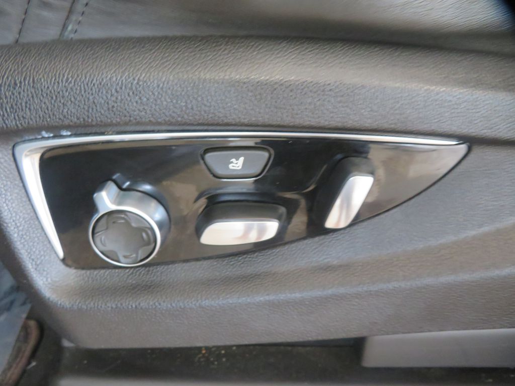 Photo 16 of this CADILLAC ESCALADE