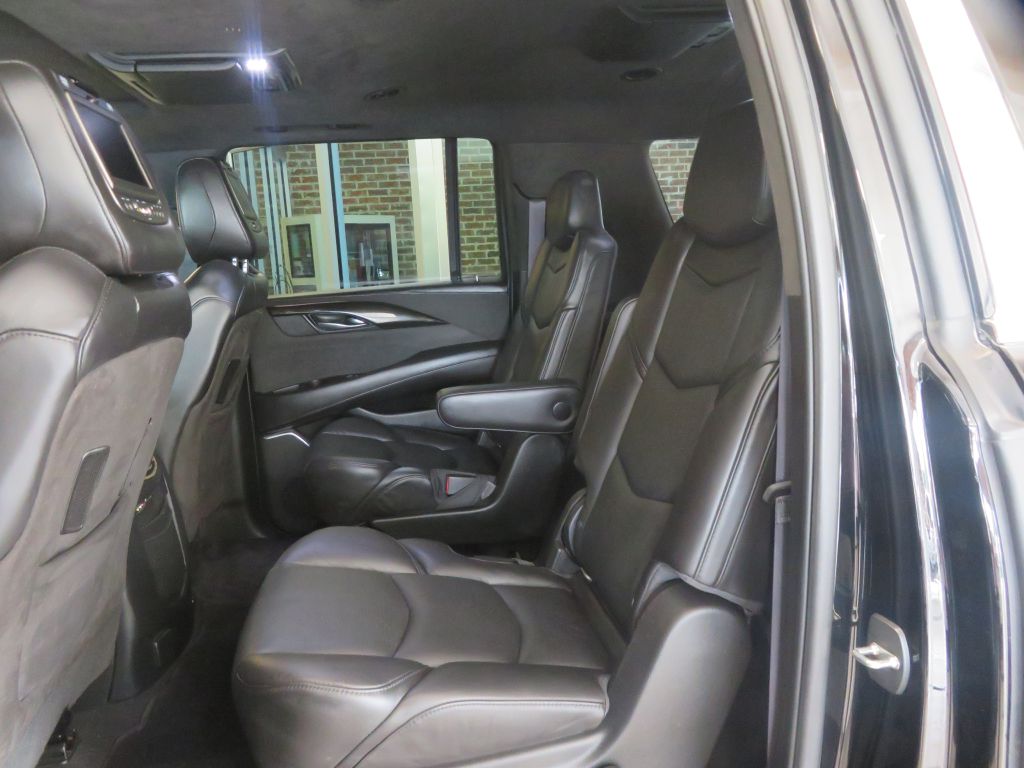 Photo 19 of this CADILLAC ESCALADE