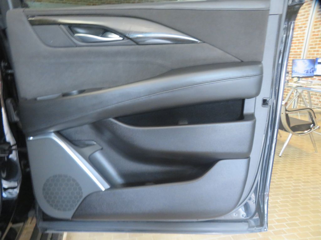 Photo 22 of this CADILLAC ESCALADE