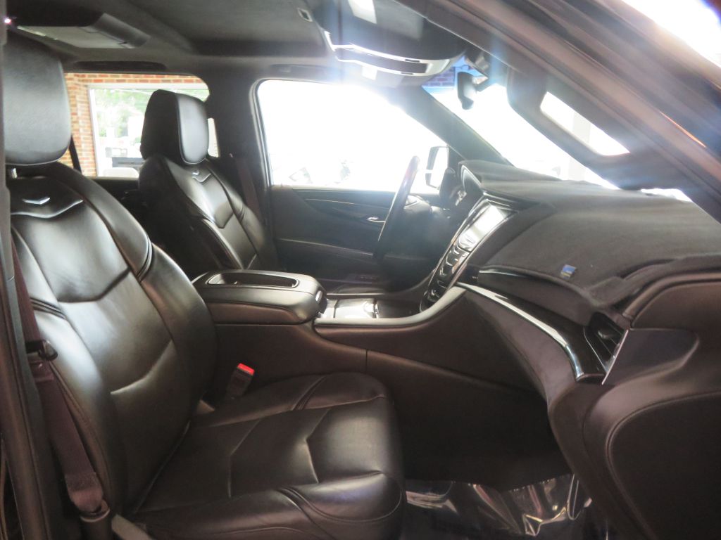 Photo 28 of this CADILLAC ESCALADE