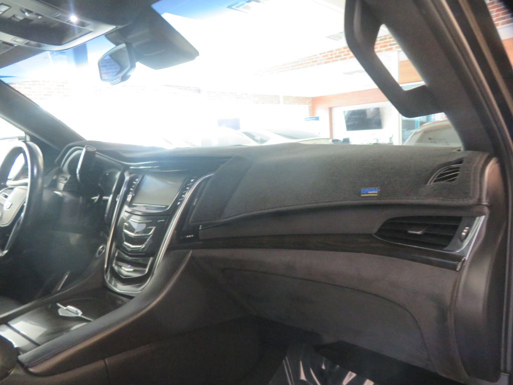 Photo 31 of this CADILLAC ESCALADE