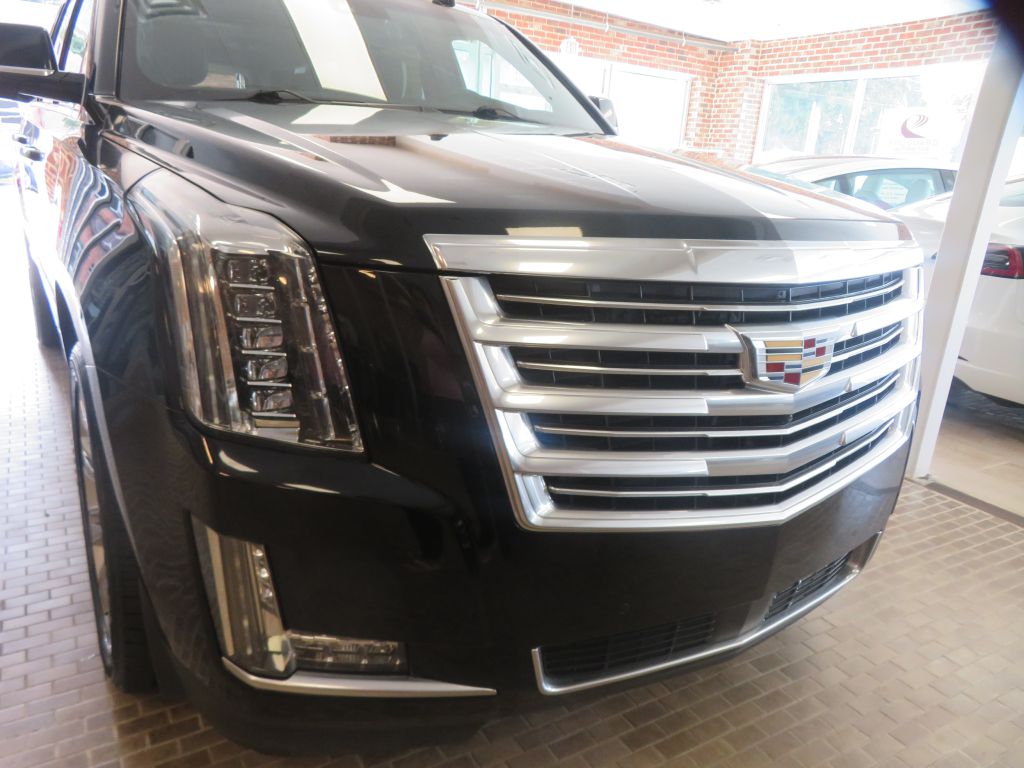 Photo 69 of this CADILLAC ESCALADE