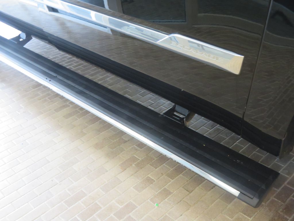 Photo 72 of this CADILLAC ESCALADE
