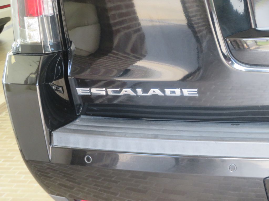 Photo 76 of this CADILLAC ESCALADE