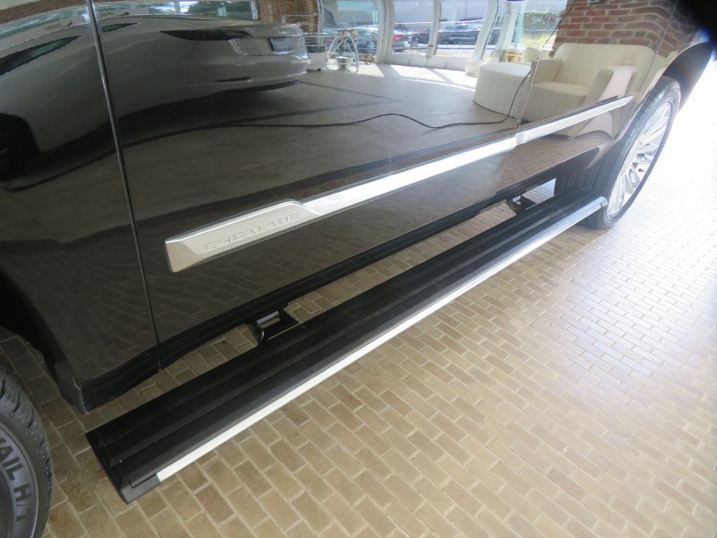 Photo 83 of this CADILLAC ESCALADE