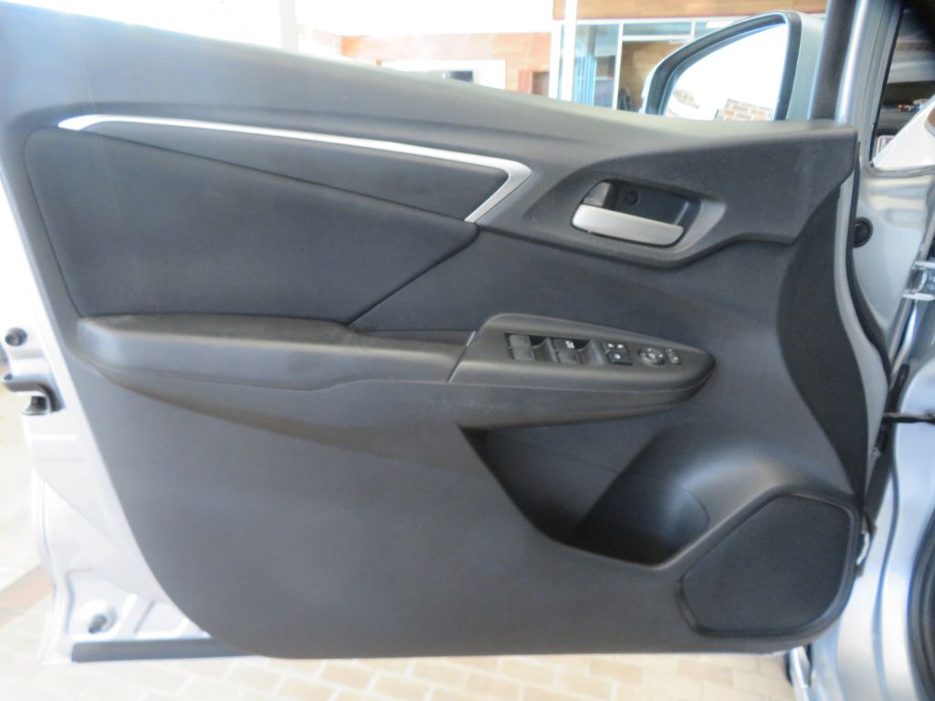 Photo 13 of this HONDA FIT
