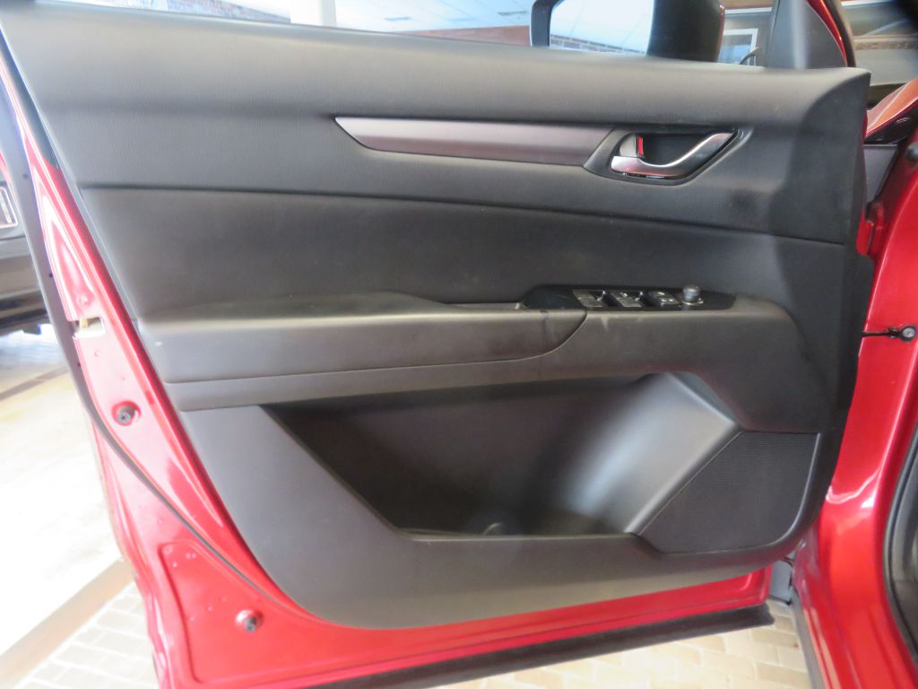 Photo 13 of this MAZDA CX-5