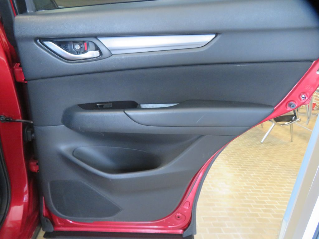 Photo 20 of this MAZDA CX-5