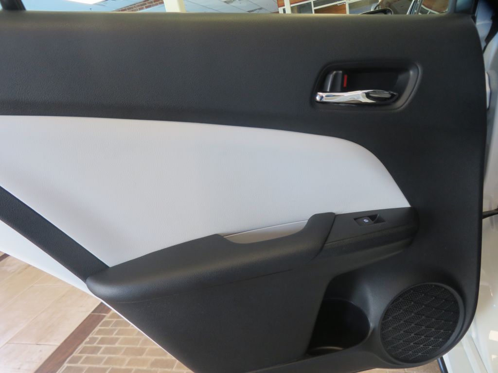 Photo 17 of this TOYOTA PRIUS