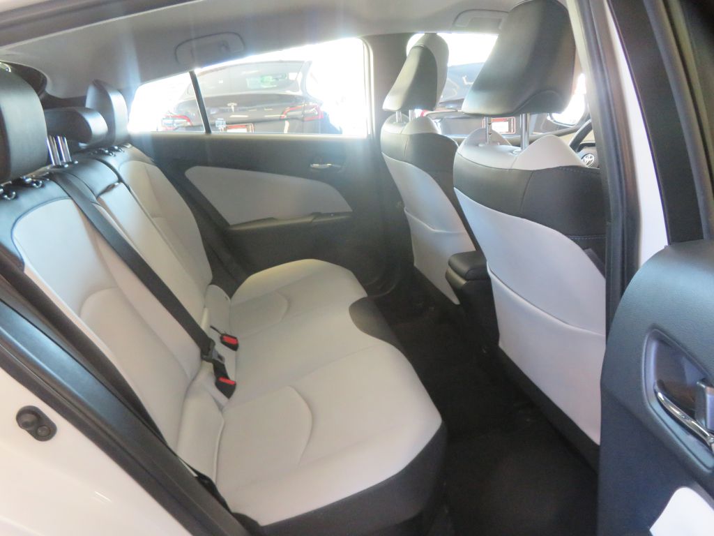 Photo 22 of this TOYOTA PRIUS
