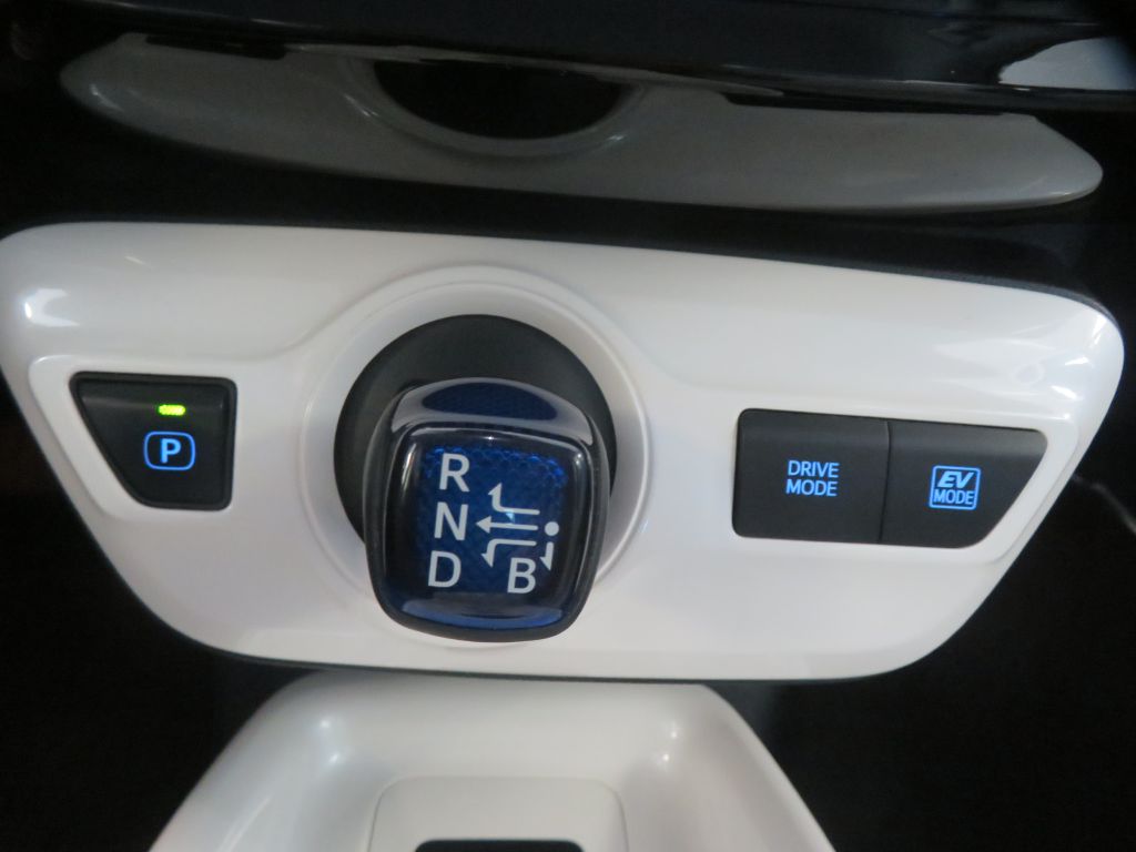 Photo 40 of this TOYOTA PRIUS