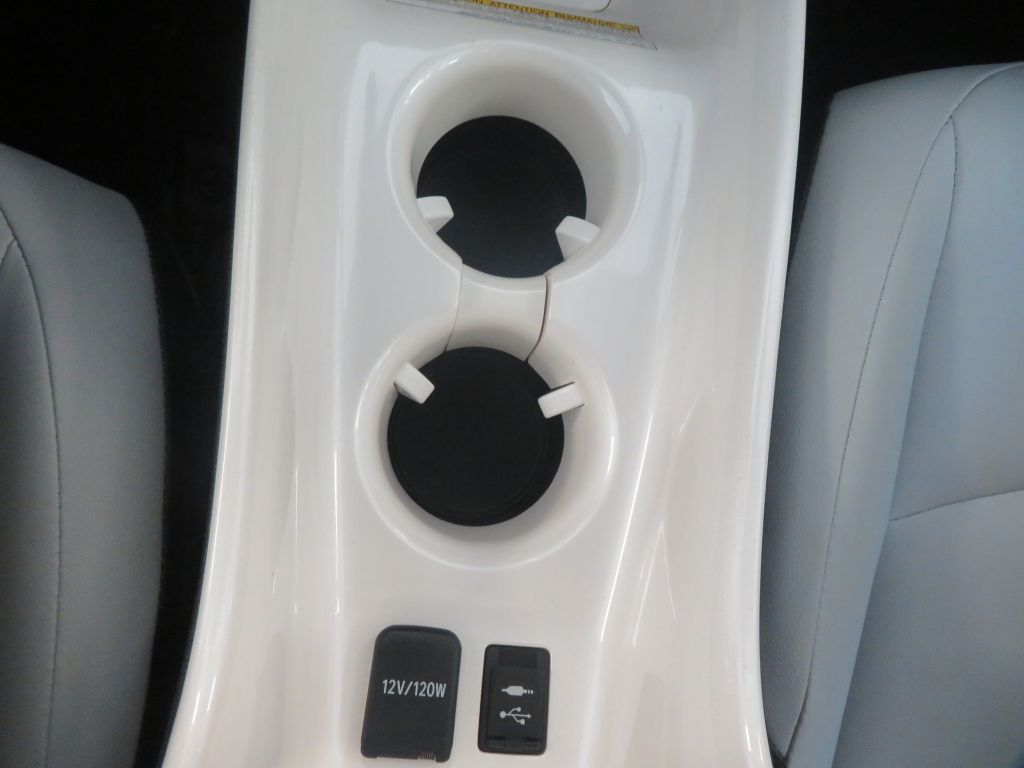 Photo 43 of this TOYOTA PRIUS