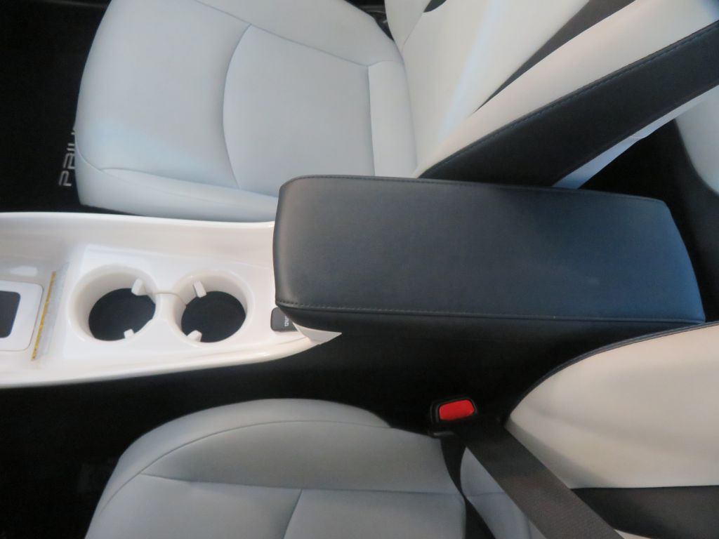 Photo 44 of this TOYOTA PRIUS
