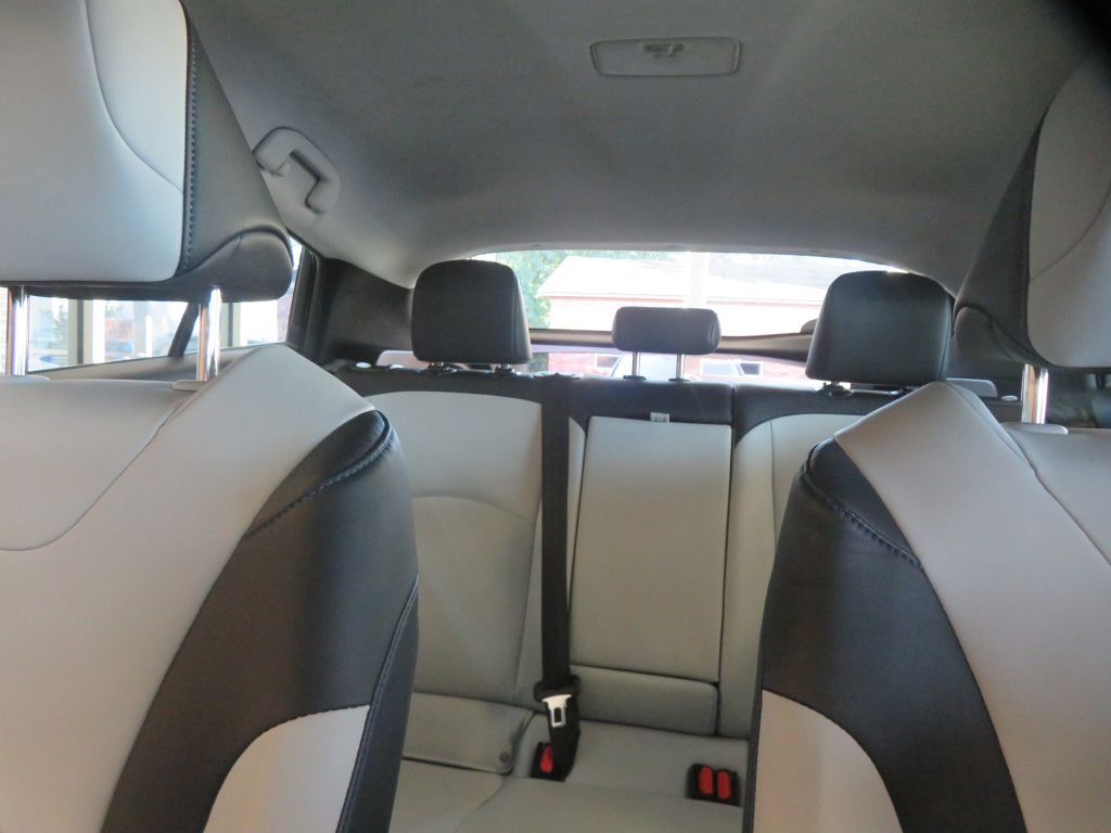 Photo 45 of this TOYOTA PRIUS