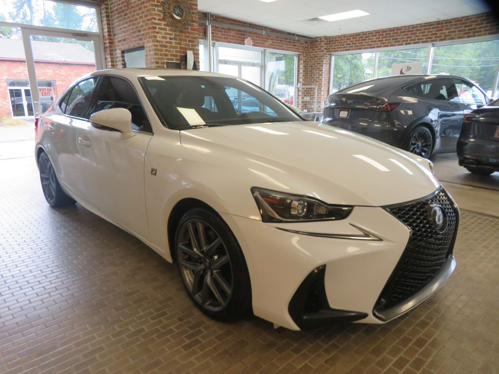 Photo 3 of this LEXUS IS
