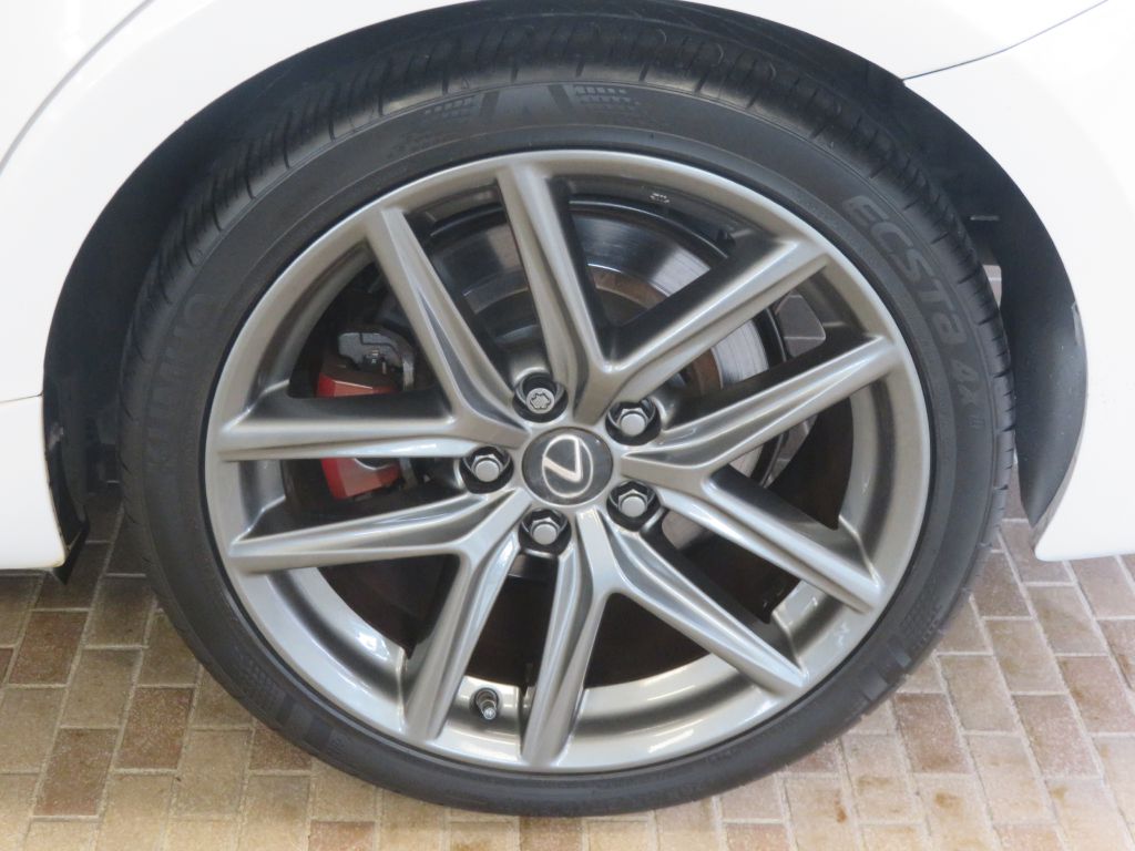 Photo 8 of this LEXUS IS