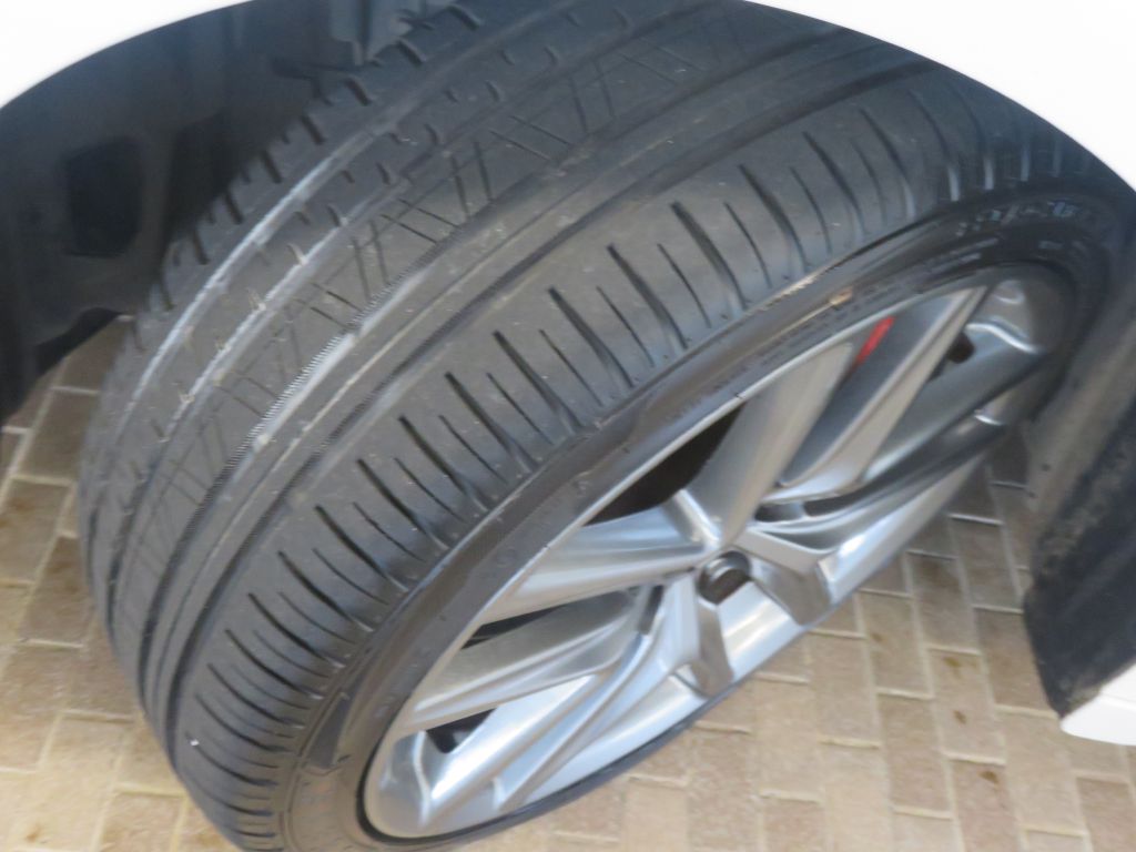 Photo 11 of this LEXUS IS
