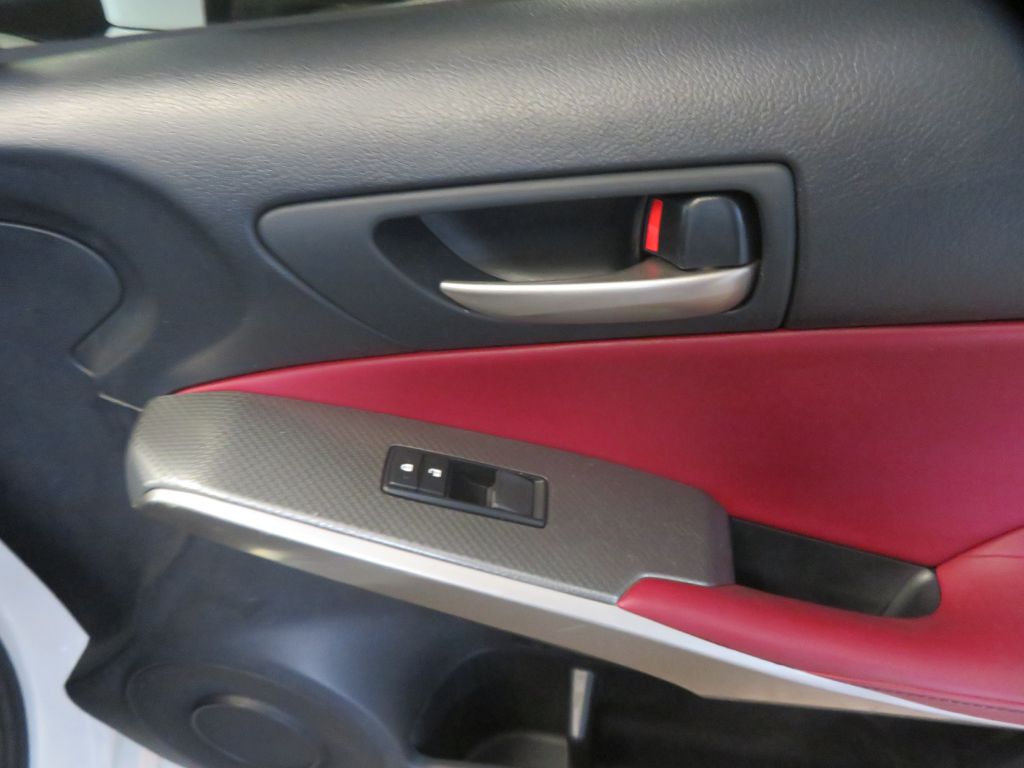 Photo 25 of this LEXUS IS