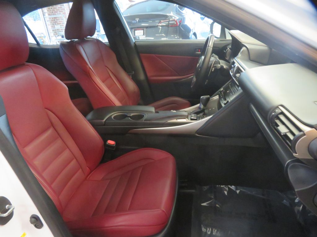 Photo 26 of this LEXUS IS