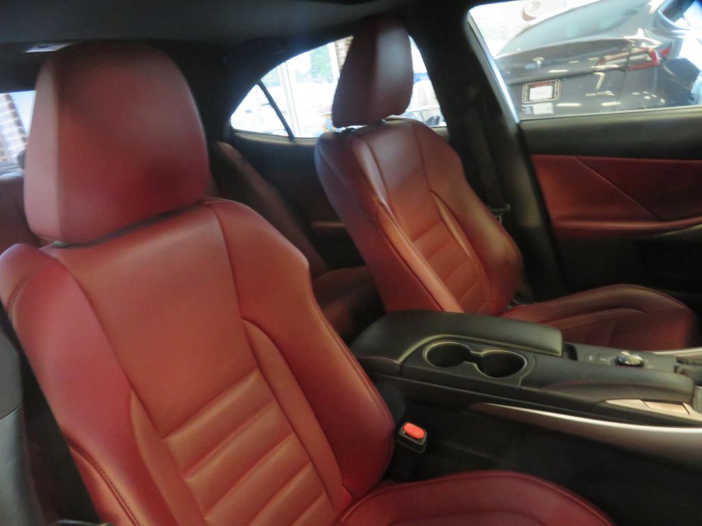Photo 28 of this LEXUS IS