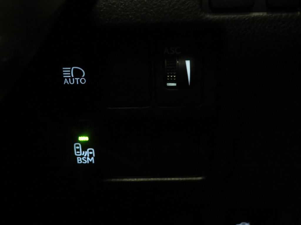 Photo 36 of this LEXUS IS