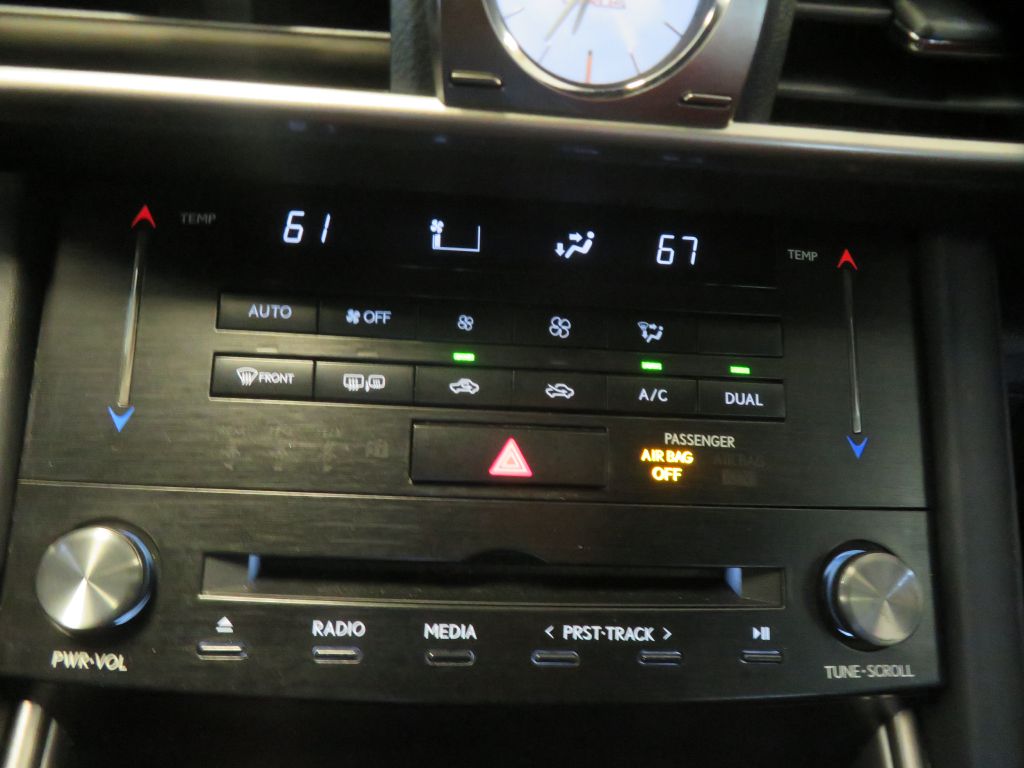 Photo 41 of this LEXUS IS