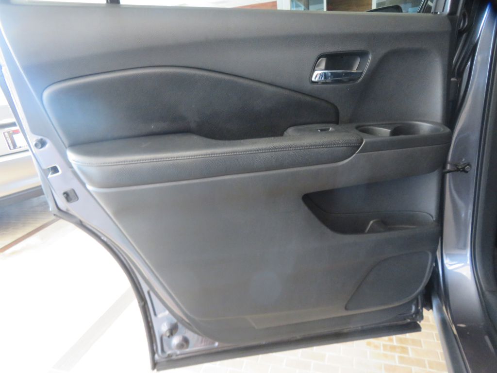 Photo 16 of this HONDA PILOT