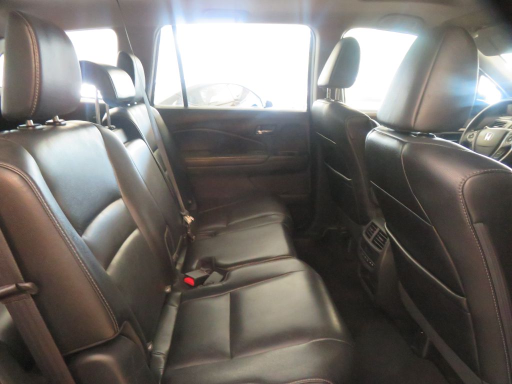 Photo 22 of this HONDA PILOT