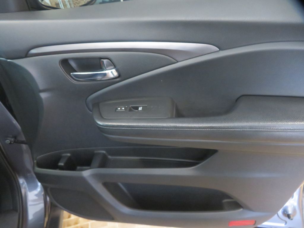 Photo 24 of this HONDA PILOT