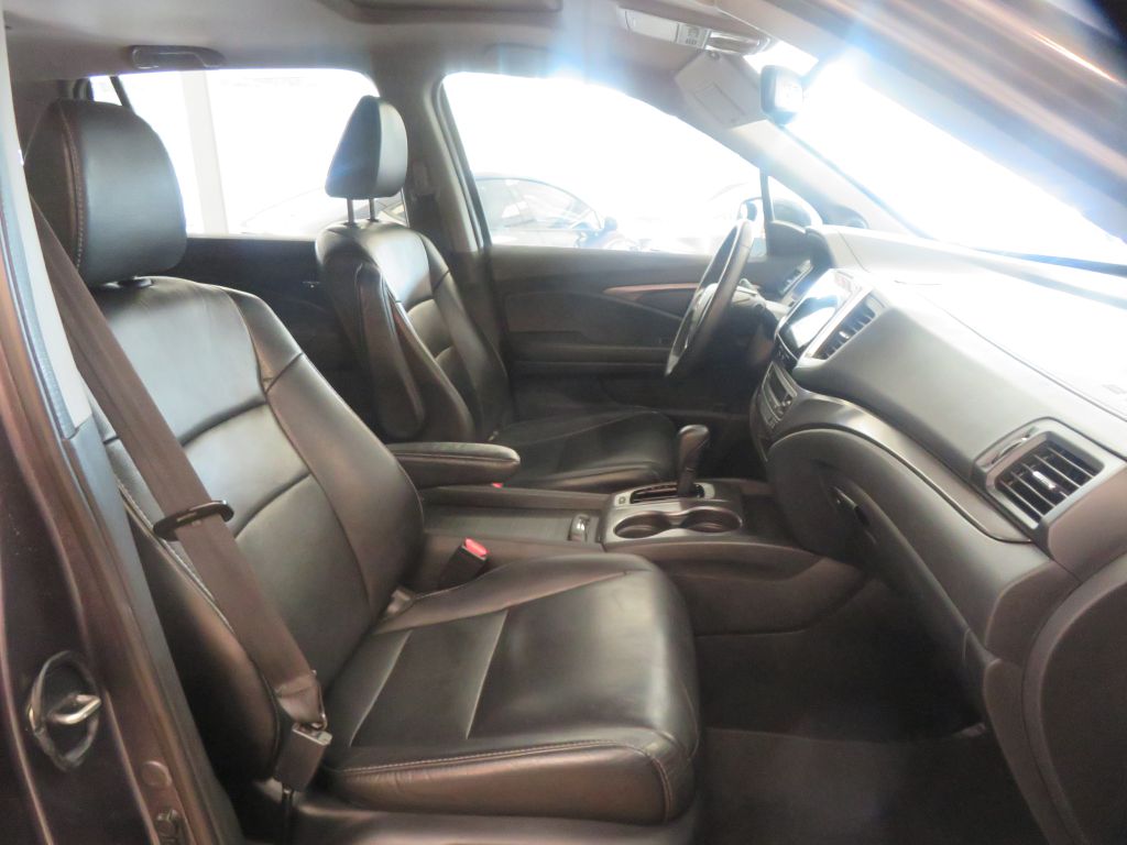 Photo 25 of this HONDA PILOT