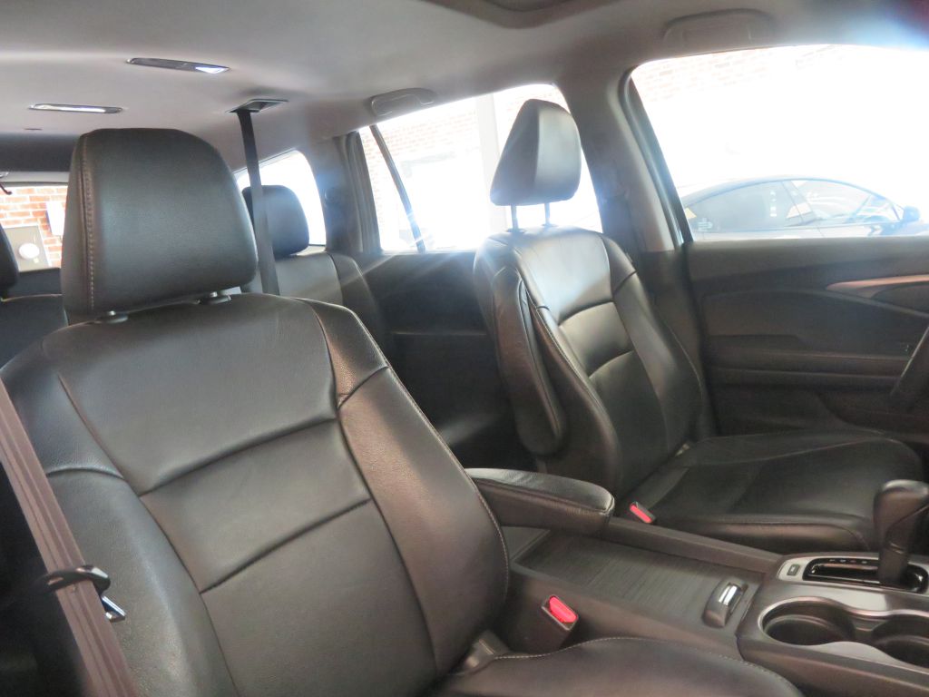 Photo 27 of this HONDA PILOT